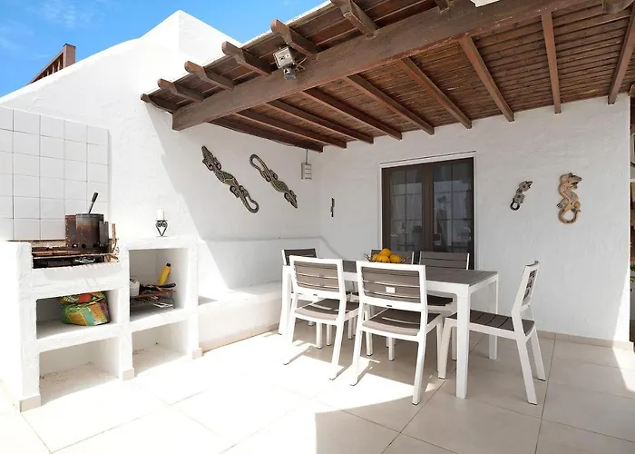 Puerto Chico E بلايا بلانكا