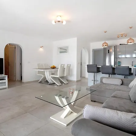 Puerto Chico E Apartment *